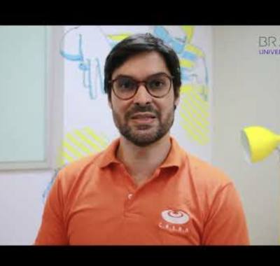 Quais aspectos técnicos devem ser considerados para uma startup escalar seu produto para o mercado?